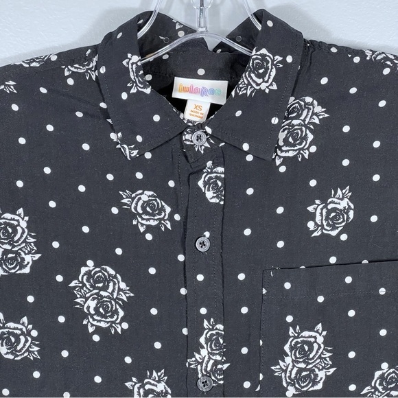 Black Rose Print Button Up Shirt Men’s Size XS Lularoe Michael Womens Size Small - Picture 4 of 9